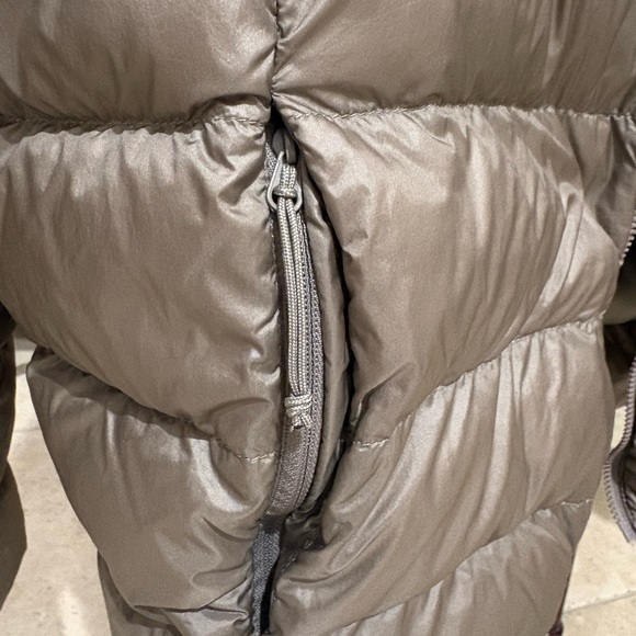 Aritzia TNA lightweight little puff jacket - Picture 6 of 6